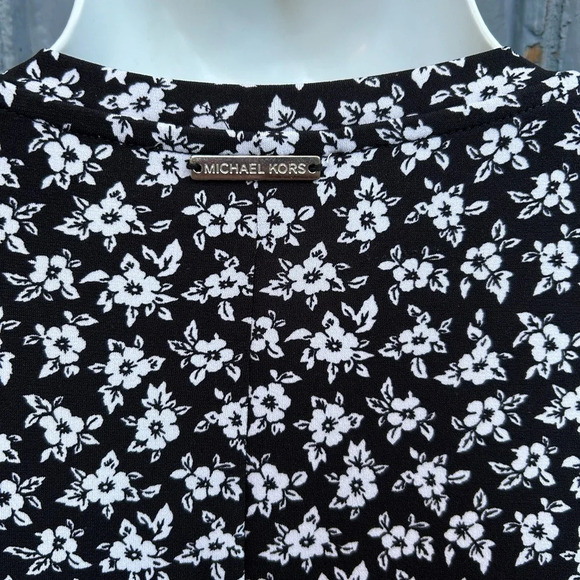 Michael  Kors Faux Wrap Front Dress, size xs - Picture 10 of 12